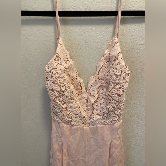 Lulu’s Star Spangled Pink Backless Lace Romper Size Large. - Picture 5 of 12